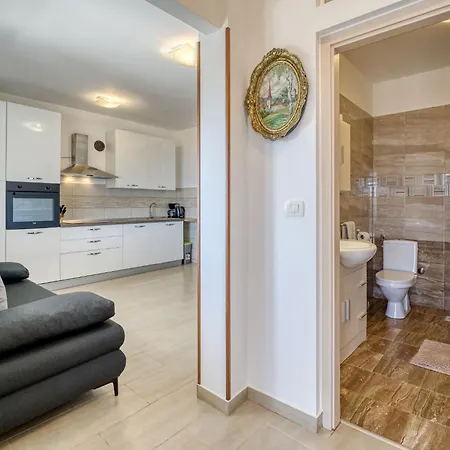 Edita By Interhome Apartman Lovran